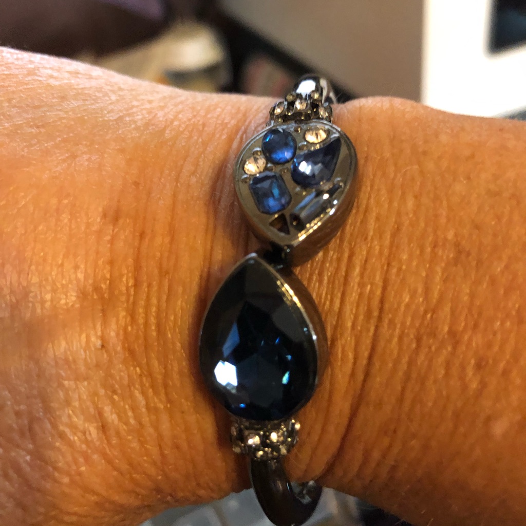 Vera Wang Bracelet 13$